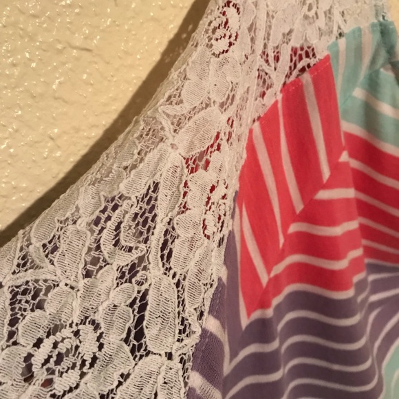 Off one shoulder Twist Tee - Picture 3 of 3